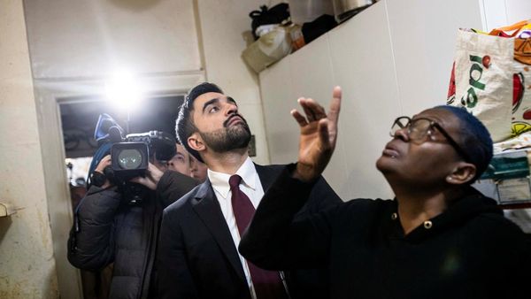 Hari Pertama Menjabat, Zohran Mamdani Blusukan di Apartemen Warga