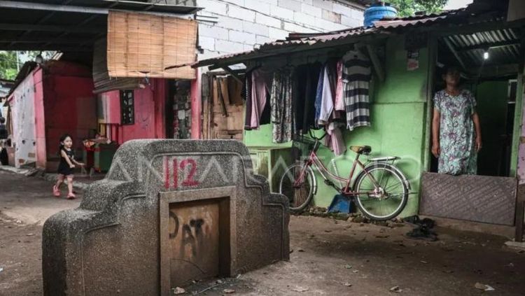 Bertahan di Pemakaman Jaktim, Warga Akhirnya Diperingatkan