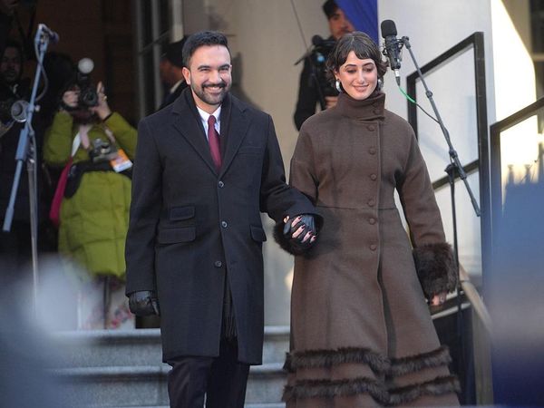 First Lady Muslim New York Tampil Memukau, Pakai Coat dari Desainer Palestina