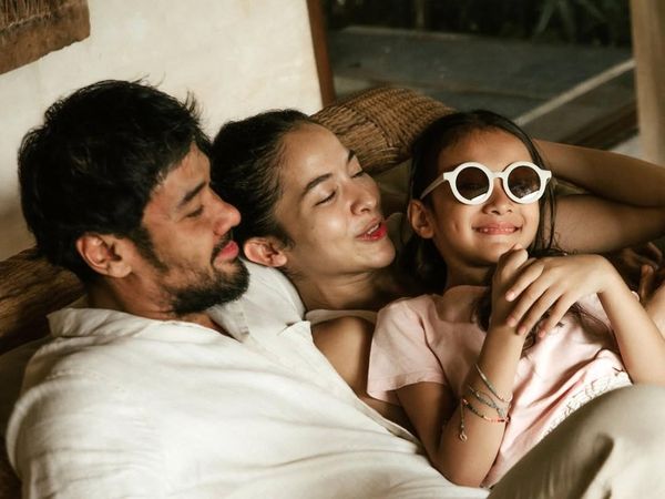 Foto Keluarga Chicco Jerikho di 2026: Live, Love, and Laugh!