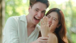 Jennifer Christie Dilamar Mas Bule: Yes, Yes, Yes!