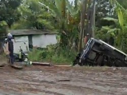 5 Orang Luka-luka Imbas Kecelakaan Beruntun Ekskavator dan Mobil di Bogor