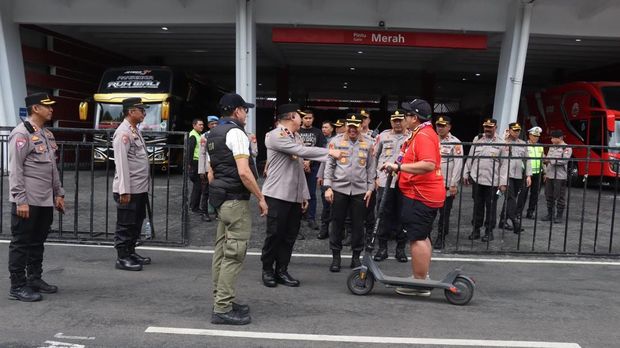 Insgesamt 1.876 Spieler werden das BRI-Super-League-Spiel zwischen Persija Jakarta und Persijap Jepara im Gelora-Bung-Karno-Stadion (SUGBK) in Senayan sichern. (Ist-Dokument)