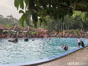 Tirtosari View, Pesona Wisata Under Water di Kaki Gunung Semeru