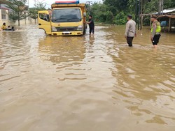 Jalintim Jambi-Riau Terendam Banjir, Polisi Lakukan Rekayasa Lalin