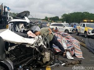 Evakuasi Korban Laka Maut di Tol Batang Nyaris 7 Jam, Sempat Macet 3 Km