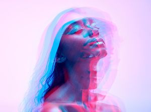 Era Glitchy Glam 2026, Saat Kecantikan Tidak Sempurna Justru Jadi Tren