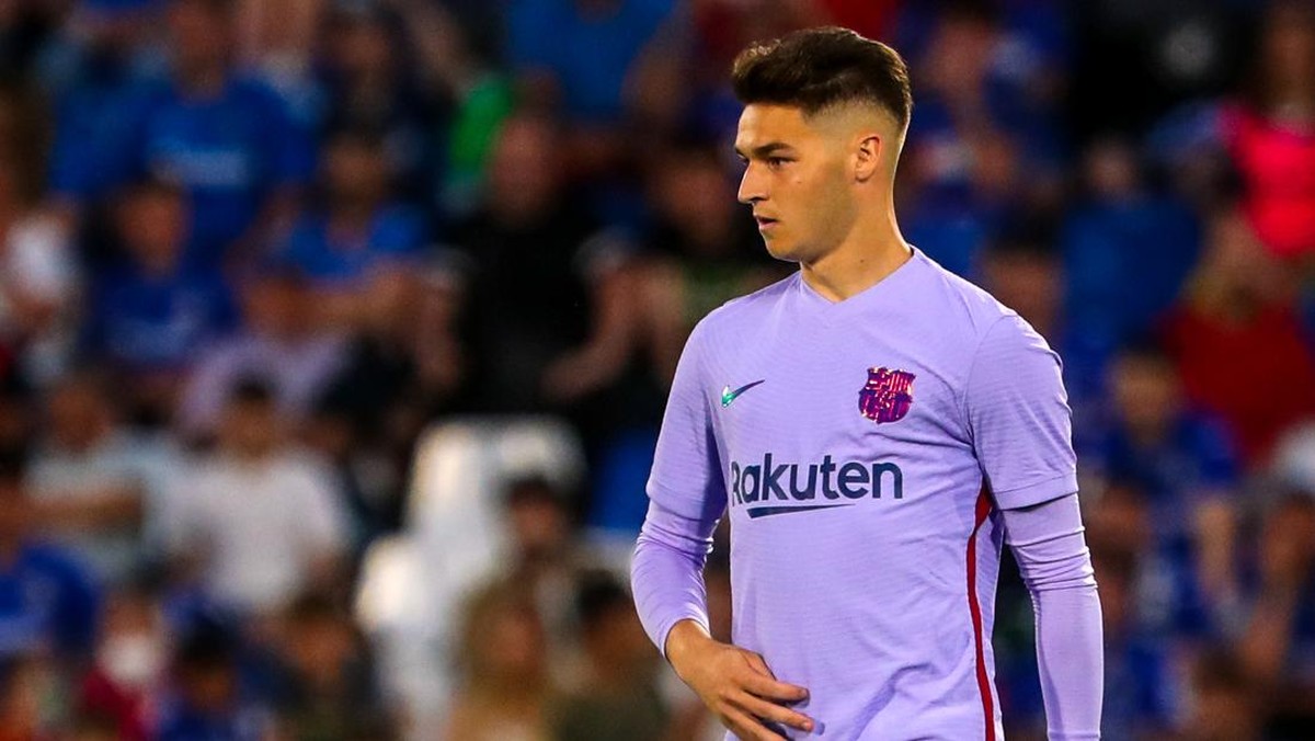 Mika Marmol saat debut bersama Barcelona. (Foto: dok. Twitter/@FCBarcelona)