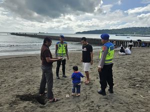 Polda Jateng Hadir Layani Masyarakat di Objek Wisata Saat Libur Nataru