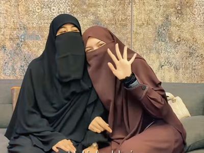 Senyum Mawa di Samping Umi Pipik, Curhat Hubungan Pelik dengan Insanul dan Inara