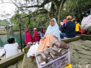 Dari Sembako ke Pakan Ikan, Cara Uti Hindari Pembeli Ngebon