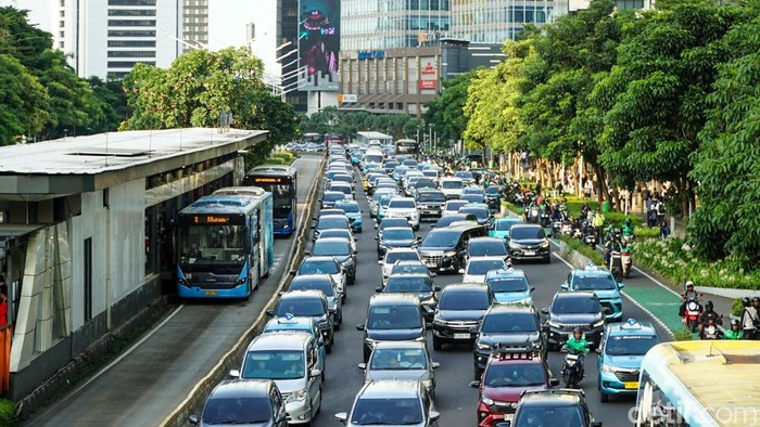 Pulang Kantor Kembali Ramai di Jakarta
