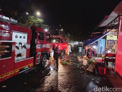 Deretan Fakta Banjir Surabaya Bikin Warga Kangen Kepemimpinan Risma