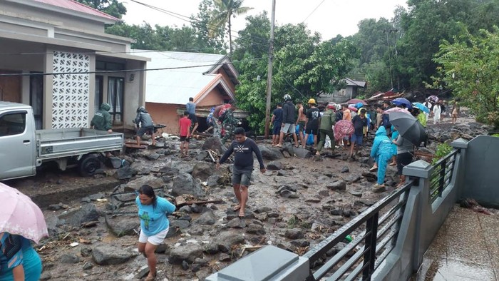 Pemkab Sitaro Tetapkan Status Tanggap Darurat Usai Banjir Bandang
