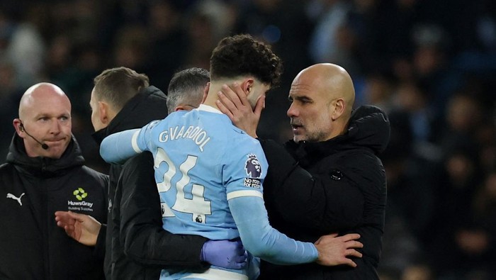 Man City Krisis Bek, Guardiola Akui Bakal Cari Pemain Baru