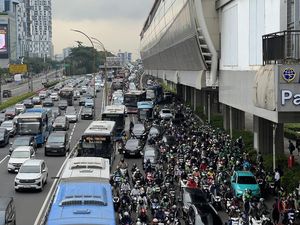 Libur Natal-Tahun Baru Usai, Lalin di Pancoran arah Kuningan Macet