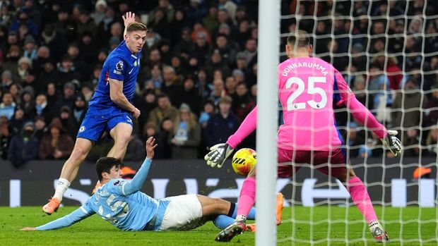 Chelsea's Liam Delap attempts a shot on goal during the Premier League match at the Etihad Stadium, Manchester. Picture date: Sunday January 4, 2026. (Photo by Martin Rickett/PA Images via Getty Images)