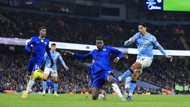 MANCHESTER, ENGLAND - JANUARY 4: Tijjani Reijnders of Manchester City scores their 1st goal during the Premier League match between Manchester City and Chelsea at Etihad Stadium on January 4, 2026 in Manchester, England. (Photo by Simon Stacpoole/Offside/Offside via Getty Images)