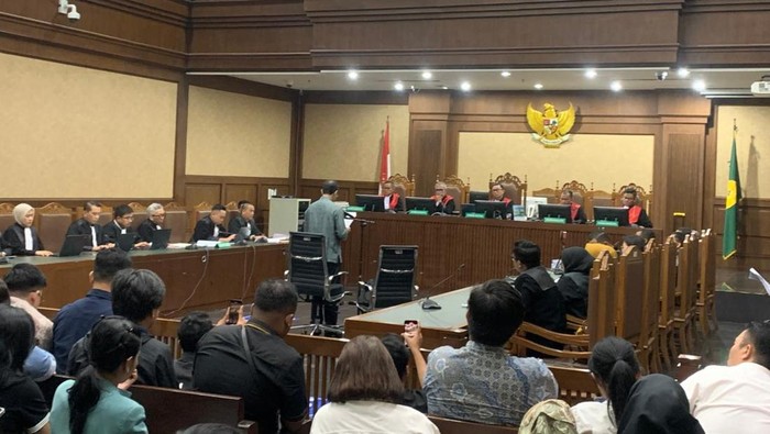 Nadiem Langsung Potong Liburan dan Kembali ke RI di Hadapan Sidang Tipikor