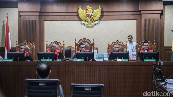 Agustina Wilujeng 'Titip' 3 Nama Pengusaha ke Nadiem di Pengadaan Chromebook