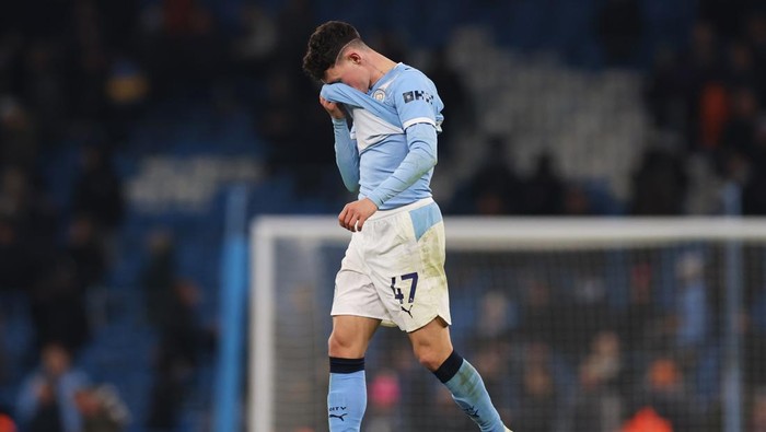 MANCHESTER, ENGLAND - JANUARY 04: Phil Foden of Manchester City reacts after the Premier League match between Manchester City and Chelsea at Etihad Stadium on January 04, 2026 in Manchester, England. (Photo by Carl Recine/Getty Images)