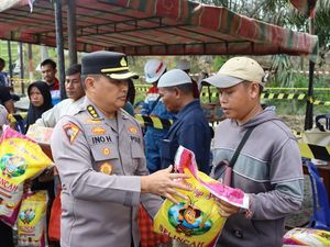 Polda Riau Dirikan Posko dan Beri Bantuan Korban Kebakaran Pipa Gas Inhil