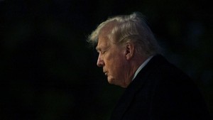Semua Mata Tertuju ke Trump Jelang Keputusan Soal Intervensi Iran