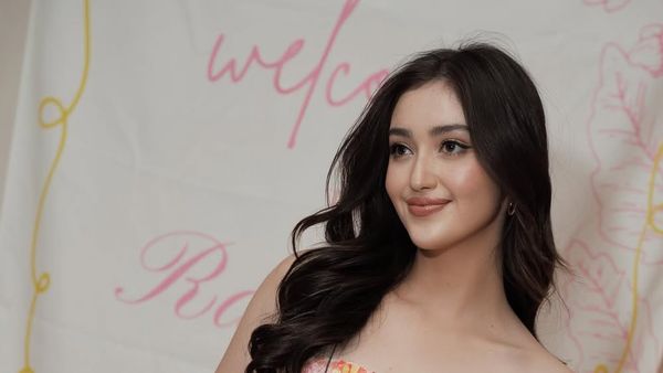 8 Foto Bridesmaid Proposal Ranty Maria, Cantik Pancarkan Aura Calon Manten