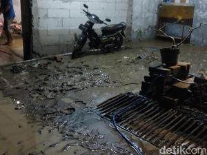 Banjir Terjang Green Pamengkang Cirebon Akibat Luapan Sungai