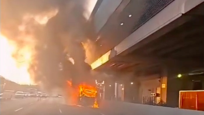 Kebakaran Bus di Tol Japek Tak Berdampak pada LRT Jabodebek