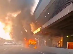 Ada Bus Terbakar di Tol Japek, Alarm di Stasiun LRT Jabodebek Sempat Menyala