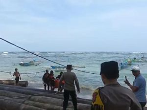 Wisatawan yang Hanyut Terbawa Ombak di Lampung Ditemukan Tewas