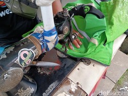 Bukan Sepi Pelanggan, Ini Biang Kerok Penghasilan Tukang Jahit Jalanan Anjlok