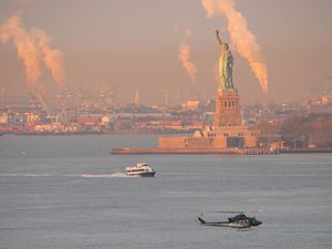 Maduro Dibawa ke New York untuk Sidang atas Tuduhan Federal AS