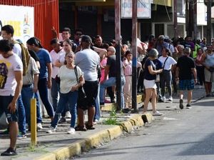 AS Tangkap Maduro, Venezuela Panik, Warga Serbu Makanan & BBM