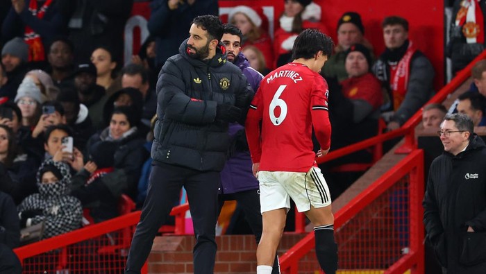 Silent Treatment Amorim Hantui Para Pemain MU