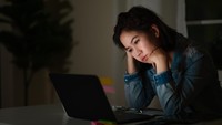 Jarang Tidur Malam karena Banyak Lemburan? Begini Cara Menebusnya di Siang Hari