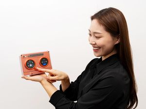 Kaset & Turntable Jadi AI, Ini Inovasi OLED Samsung yang Bikin Kaget