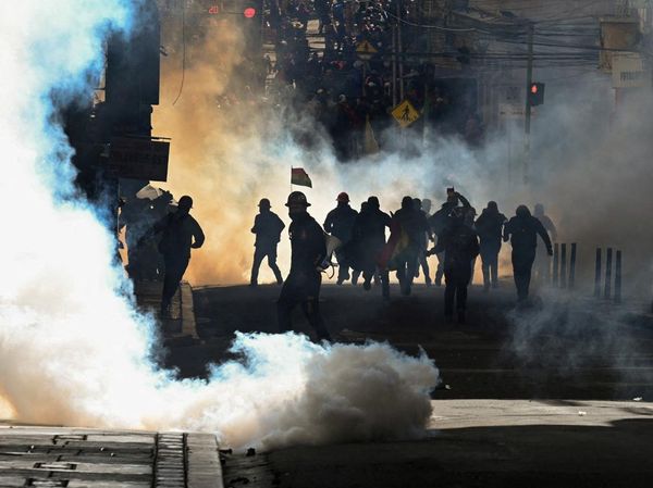 La Paz Memanas, Serikat Pekerja Bolivia Bentrok dengan Polisi