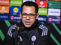 Suporter Strasbourg Kecam Kepindahan Liam Rosenior ke Chelsea