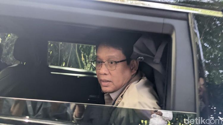 Prabowo Susun Strategi di Hambalang: Airlangga dan Purbaya Bersekutu