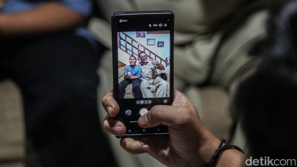 Momen Wagub Rano Karno Jenguk Korban Tabrakan Mobil MBG