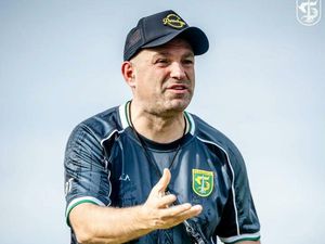 Latihan Perdana Persebaya, Bernardo Tavares Fokus Baca Karakter Pemain