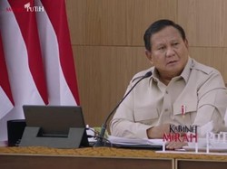 Momen Prabowo Lagi-lagi Sentil Orang Pinter Nyinyirin MBG