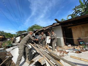 4.126 Bangunan hingga Lapak PKL Liar di Depok Dibongkar Sepanjang 2025