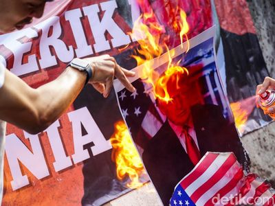 Seruan Dukung Venezuela Menggema di Depan Kedubes AS