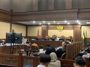 Hakim Pertanyakan Sumber Gaji Konsultan Era Nadiem Rp 163 Juta Per Bulan