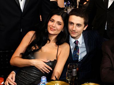 Foto: Momen Romantis Kylie Jenner & Timothee Chalamet di Critics Choice 2026