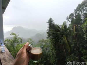 Warung Sepoi, Tempat Nongkrong Sejuk di Pelukan Hutan Ciremai
