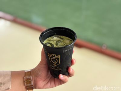 Estetik Abis! Ada Kafe dalam Lapangan Padel yang Mirip Kastil di Jaksel